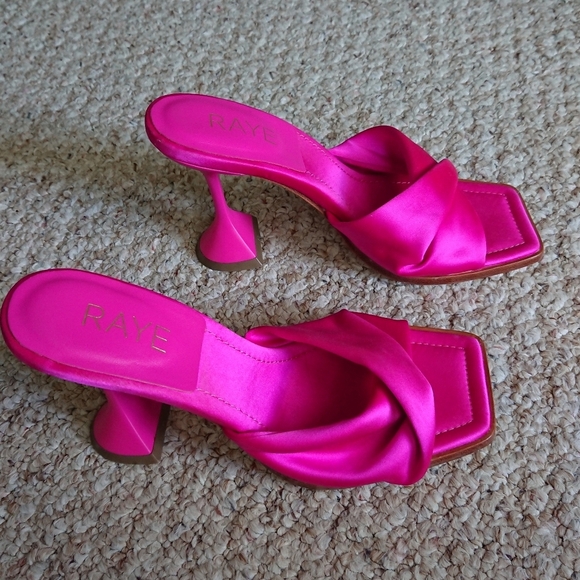 Revolve RAYE Alexus Heel in Fuschia pink size 6.5 - Picture 2 of 12